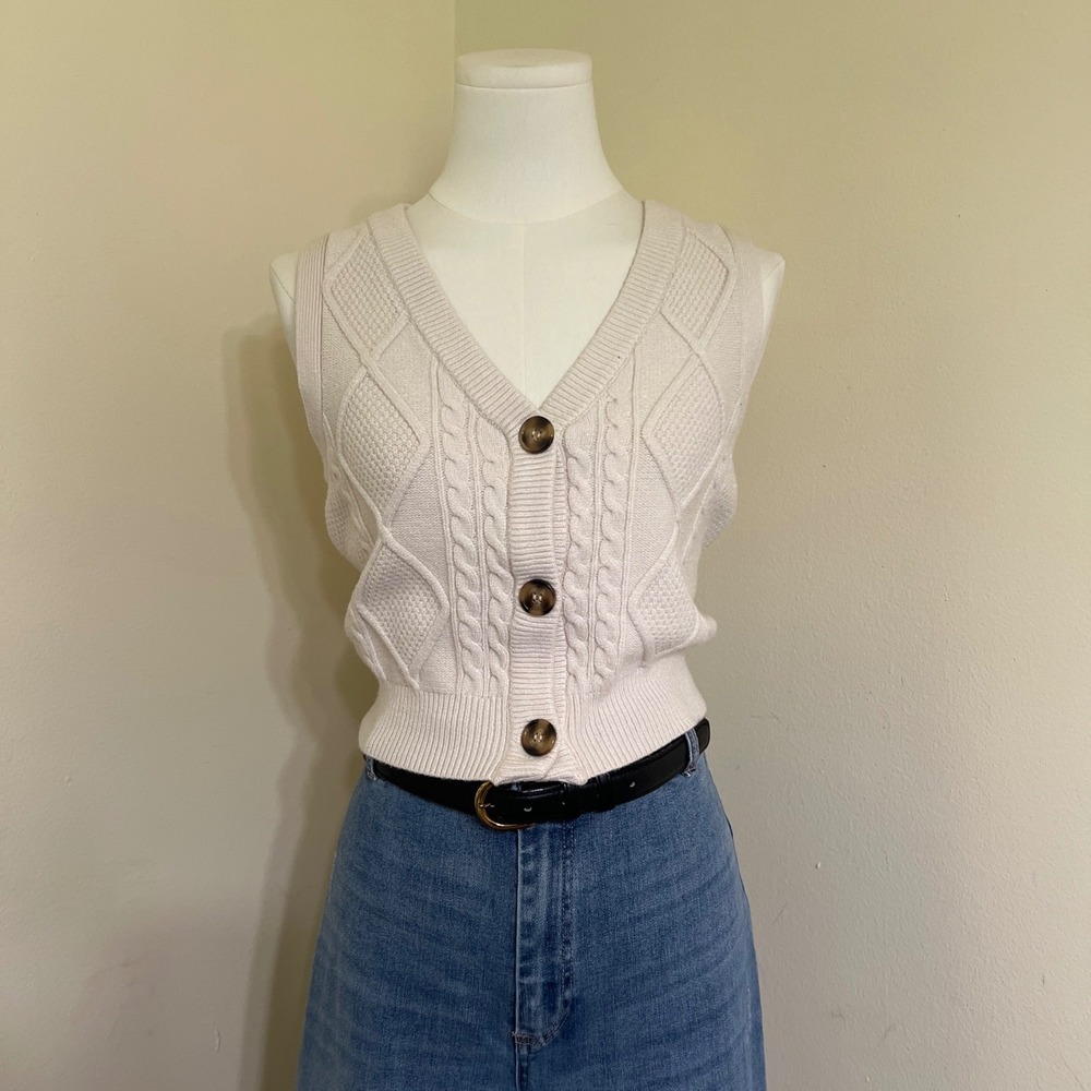 Sincerely Jules Cream Cable Knit Button Front Sweater Vest V-Neck Medium